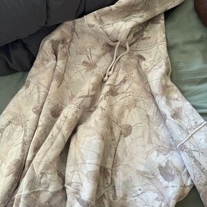 Abercrombie & Fitch Camouflage Hoodie - beige